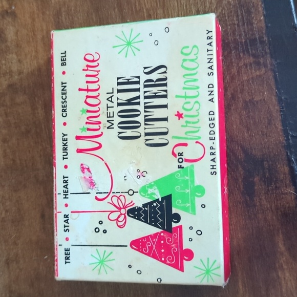 Vintage miniature metal cookie cutters for Christmas - Picture 1 of 4
